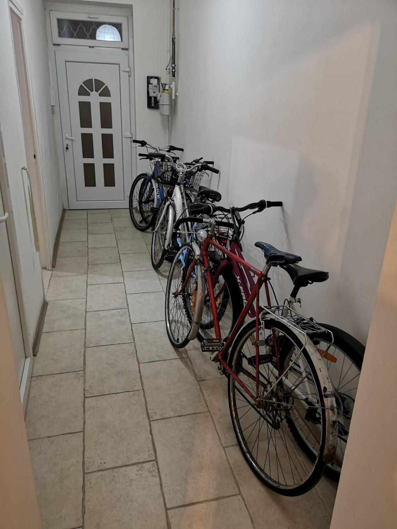 Anna 2 Bedrooms 2 Bathrooms 6 Bikes Будапеща Екстериор снимка