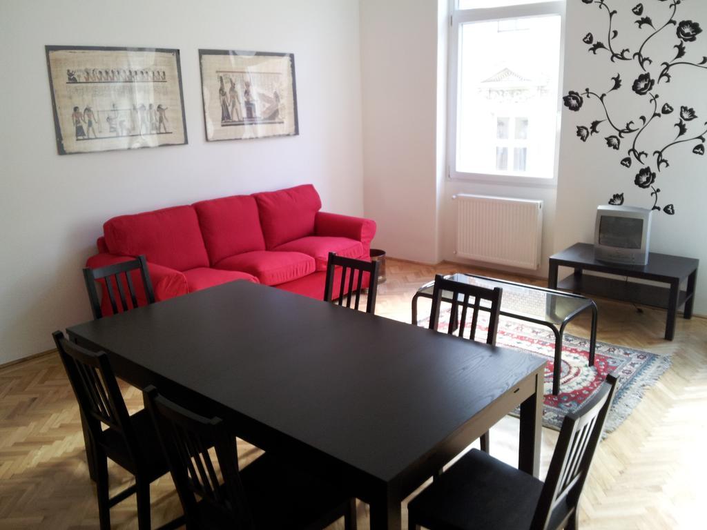 Anna 2 Bedrooms 2 Bathrooms 6 Bikes Будапеща Стая снимка